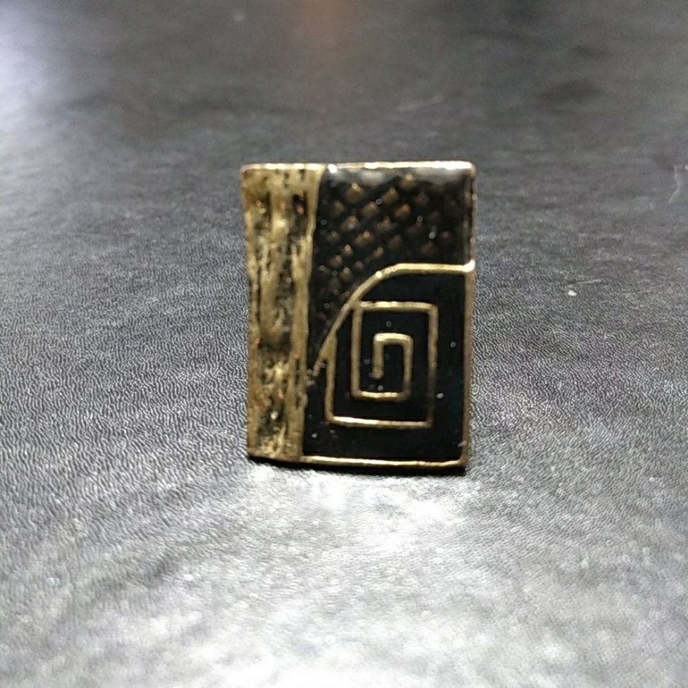 Ring with texture and geometric shapes gold bronze adjustable